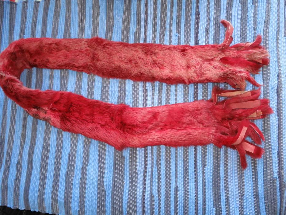 Бордов на цвят шал-яка от заек,нов не използван.