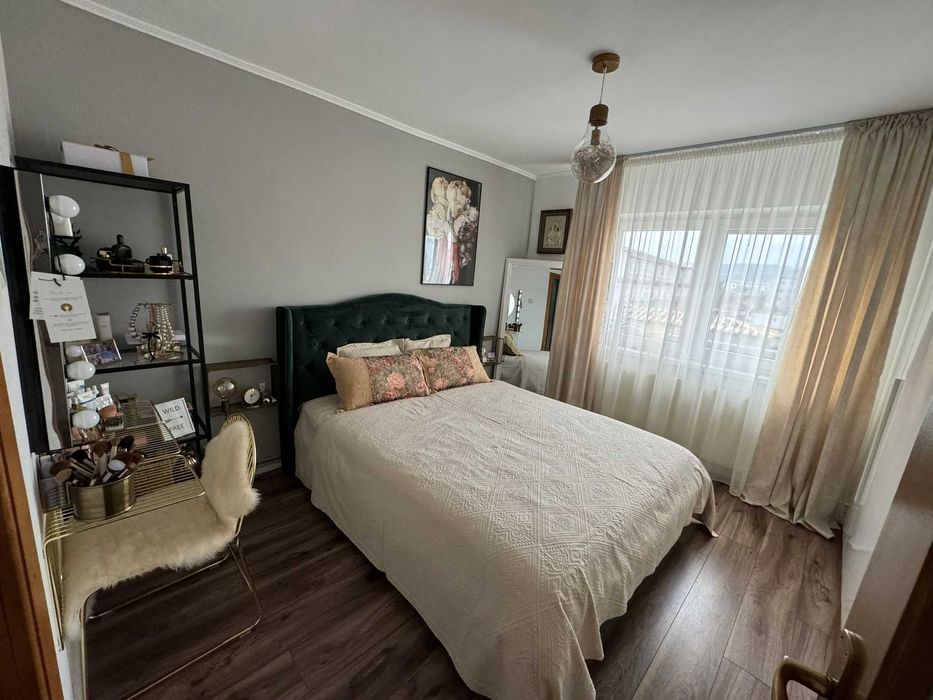 Apartament cu 3 camere + 1 garaj