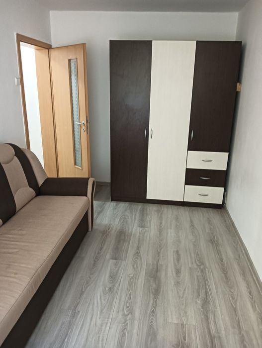 Închiriez apartament