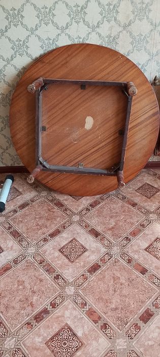 Продам стол в хорошем состоянии