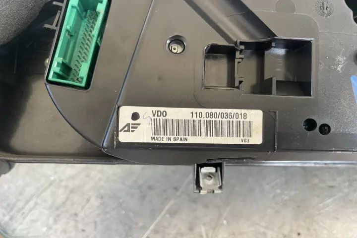 Ceasuri bord Ford Galaxy 2.3 AT (140 hp)