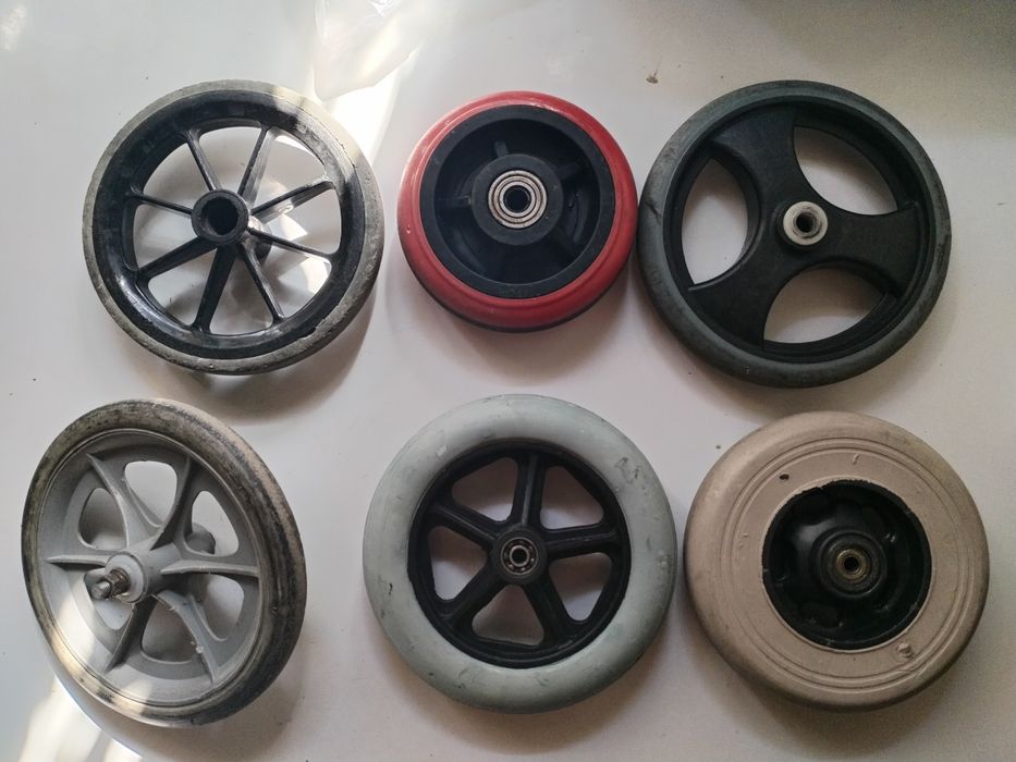 Колеса от инвалидной коляски для тачки