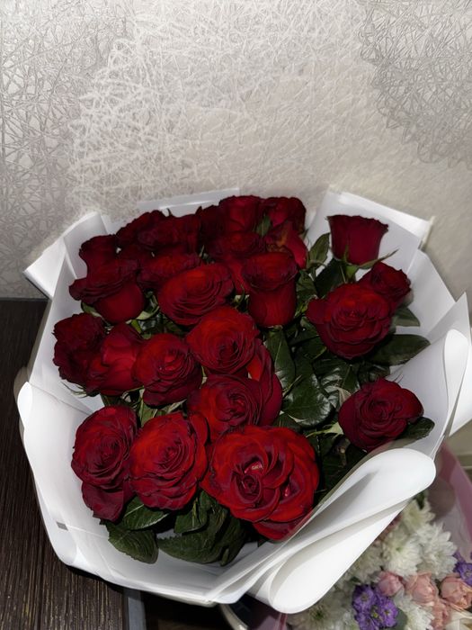 Букет из 25 красных роз