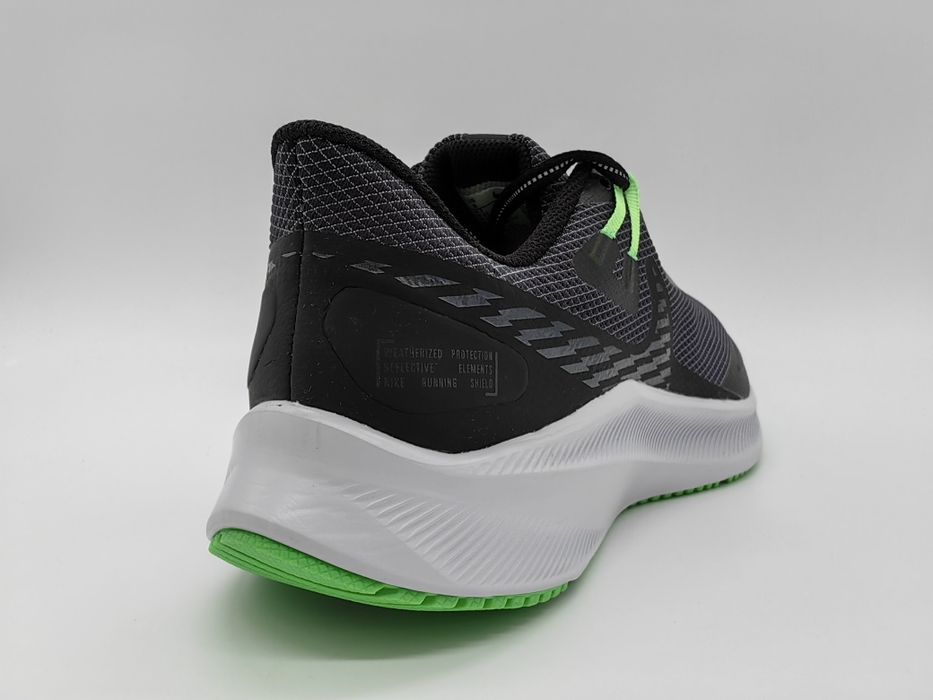 NIKE Quest 3 Shield
