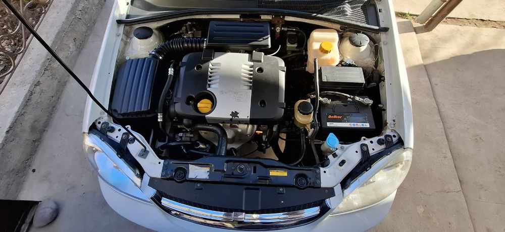 Ласетти 1.8  2009