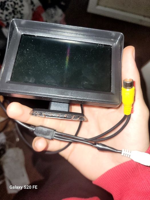 Mini monitor RCA