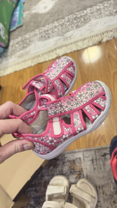 Продам десткую обувь б/у