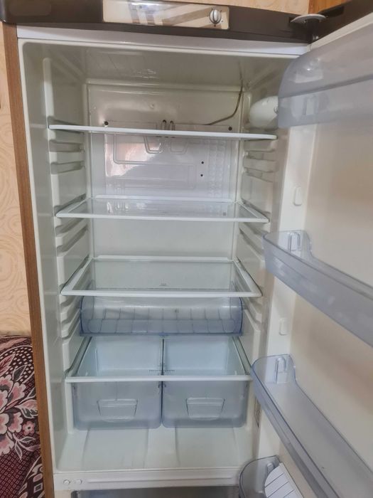 Хододильник Indesit