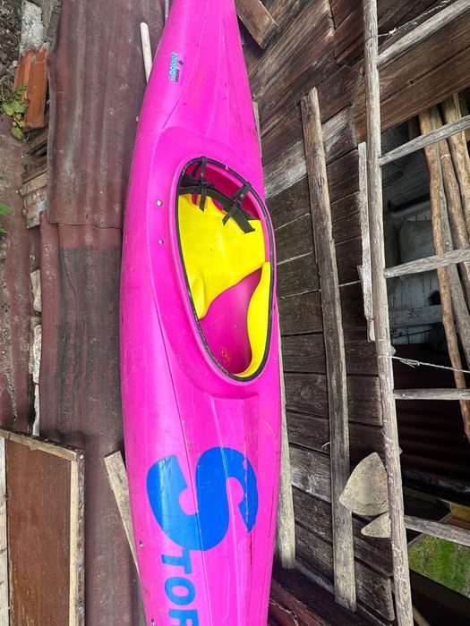 Caiac din fibra de sticla