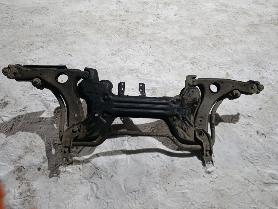 Радиатор с корпусом пассат Б3 2Е