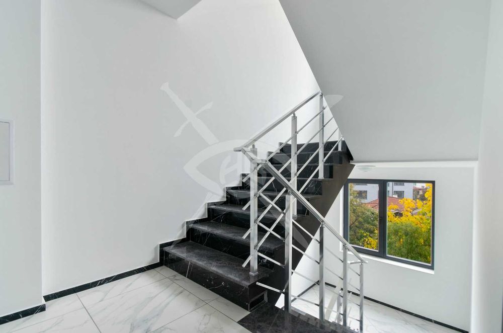 Продава се Тристаен апартамент в София, Триъгълника - 98 кв.м за 2493 €/кв.м - Снимка #15