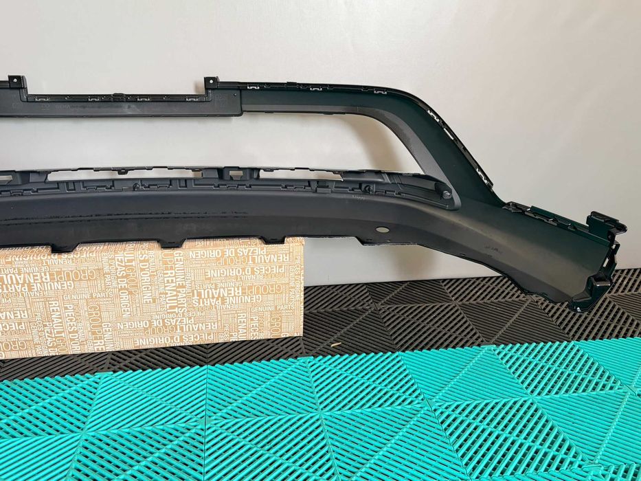 Spoiler bara fata Renault Megane E Tech nou original Renault negru lucios