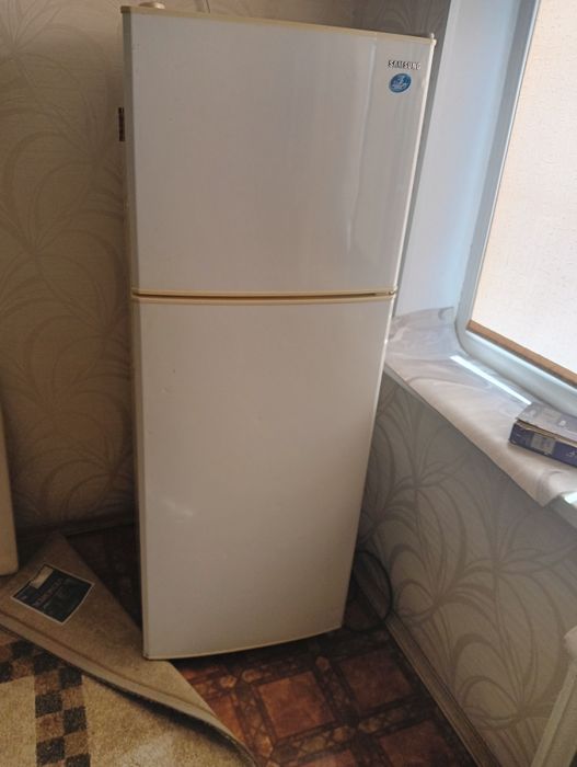 Продам холодильник