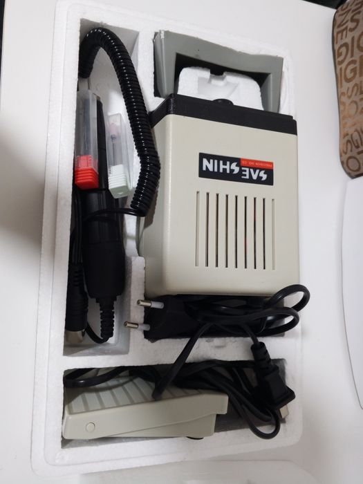 Маникюрный аппарат для обработки ногтей