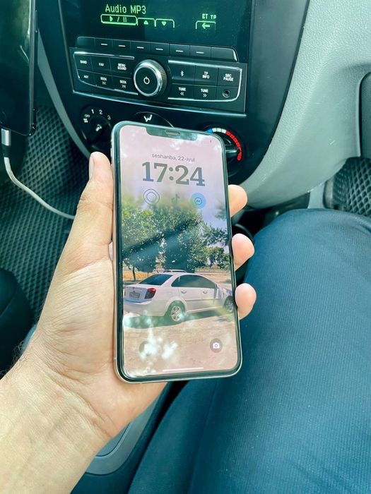 Iphone xs max karobka dakument bor xolati ideal