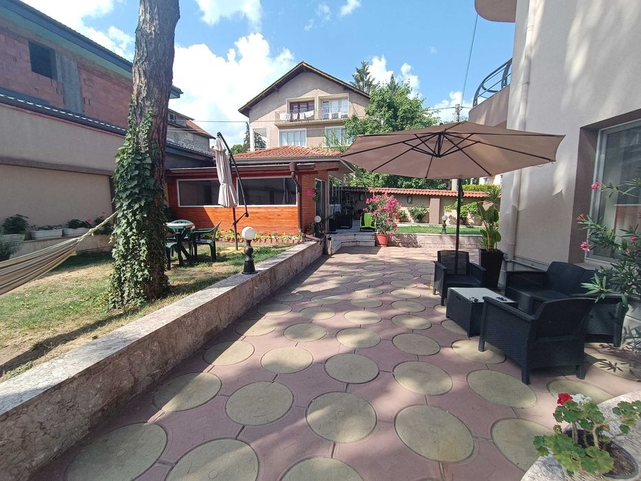 Продава се Хотел в Велинград - 663 кв.м за 543 €/кв.м - Снимка #2