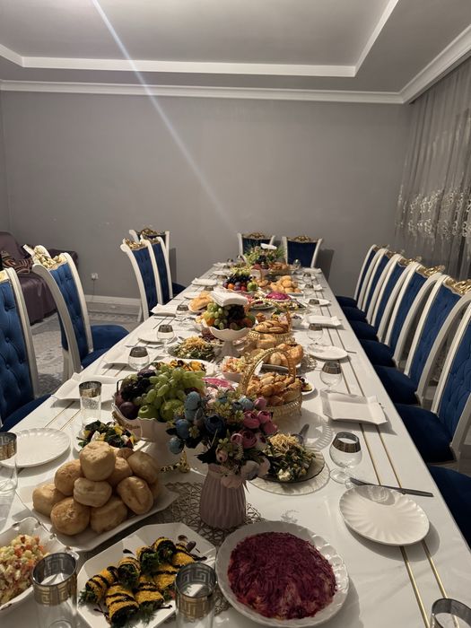 Продается Стол и 16 шт стульев