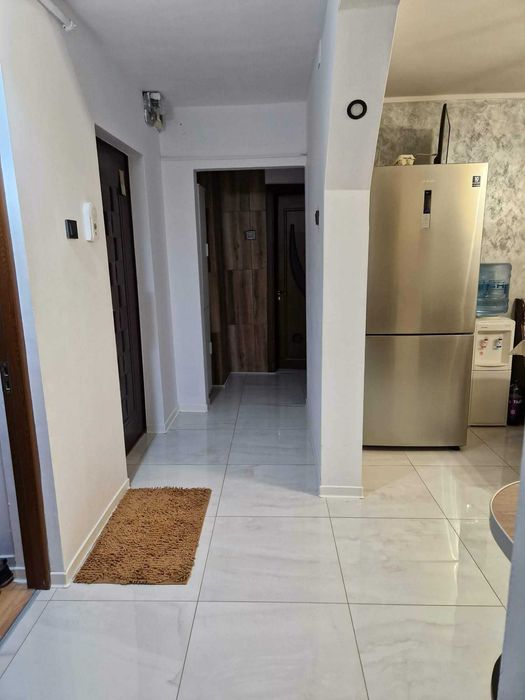 Vând apartament cu 4 camere