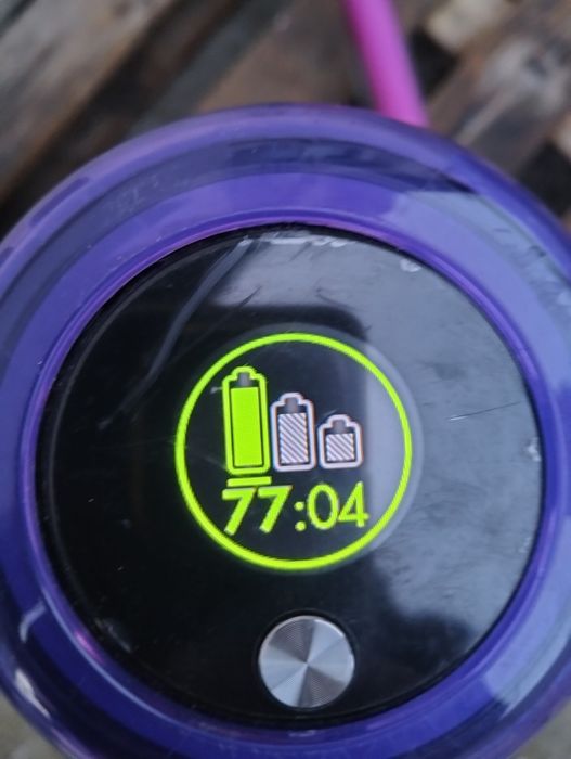 Vând aspirator dyson v11