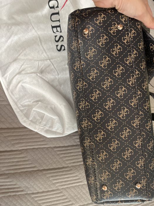 Дамска Чанта Guess