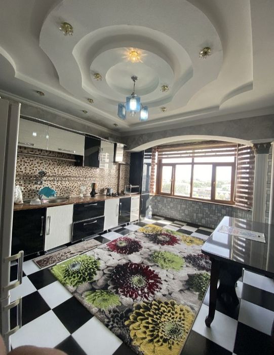 Dagbitiski oilaga yoki studintlarga beriladi.