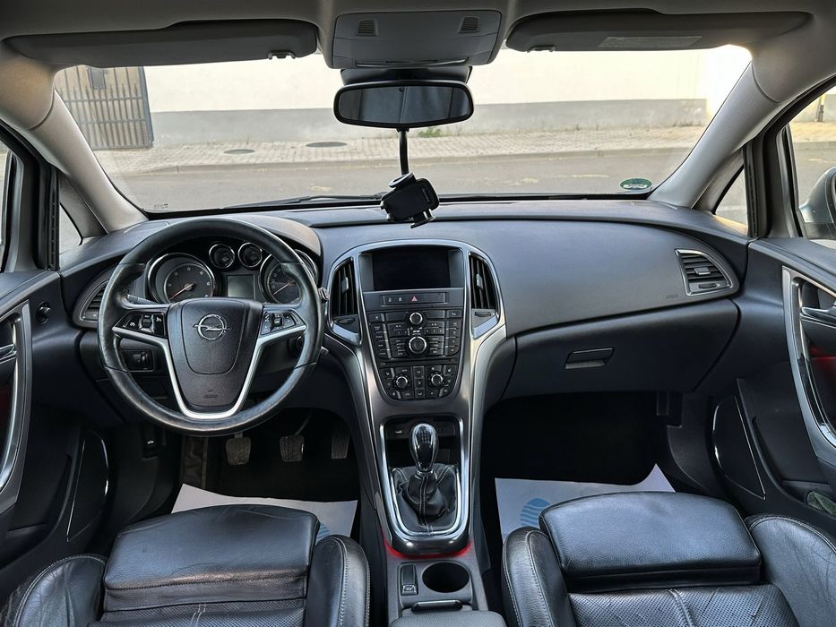 OPEL Astra 2011 — imagine 5