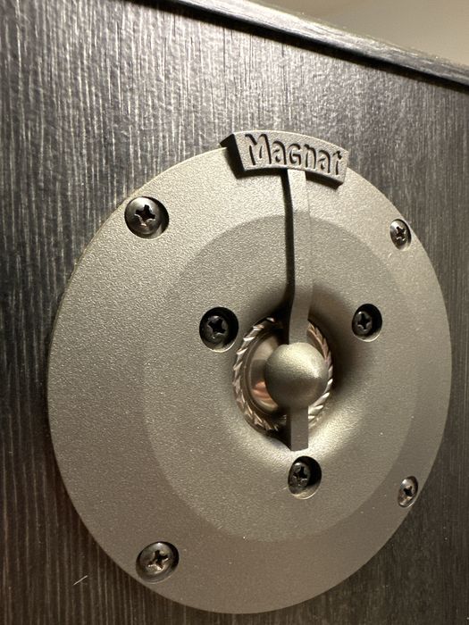 Boxe Magnat 3 way bass reflex 200W