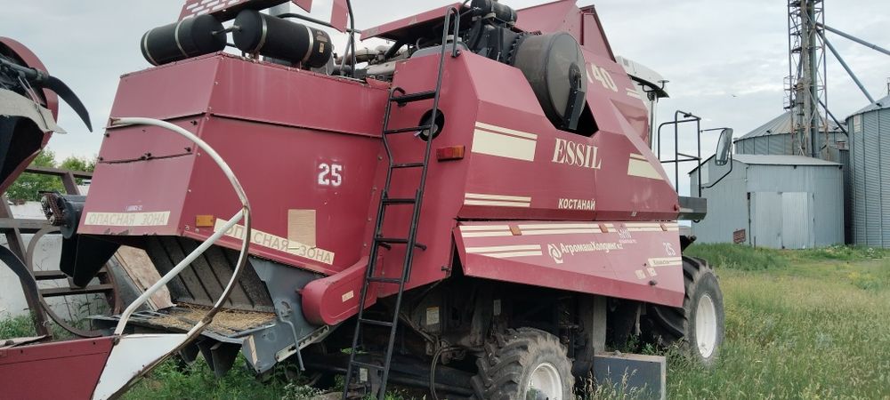 Комбайн Ессиль 740