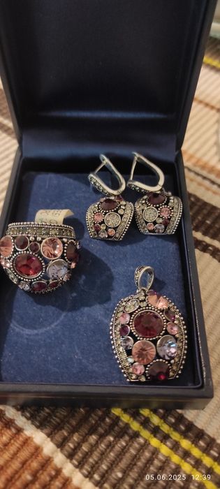 Набор женских украшений из серебра