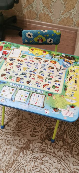 Детский столик и стул