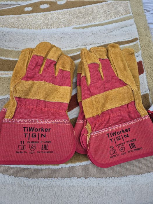 Спец перчатки  новый