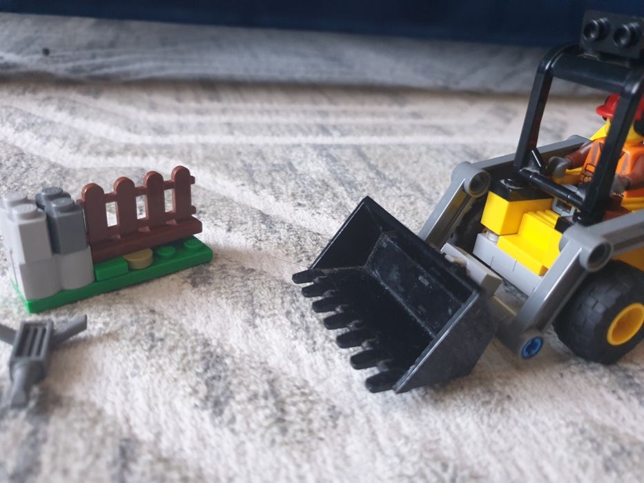 Лего, маленький трактор