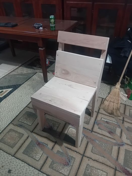 Vand scaune din lemn masiv