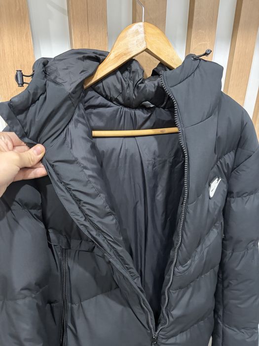 Продам пуховик NIKE