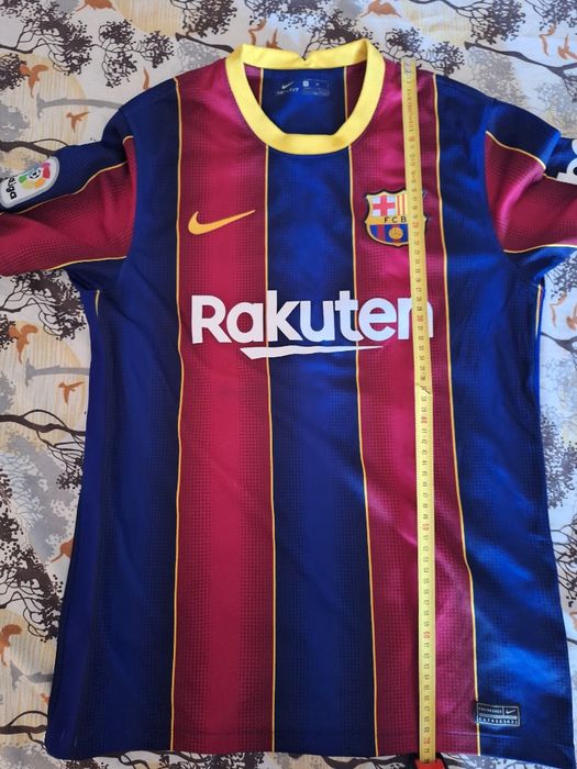 Футболни тениски и блузи