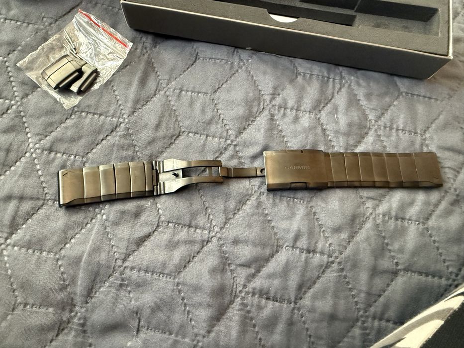 Garmin Quickfit 22 - DLC Titanium Carbon band