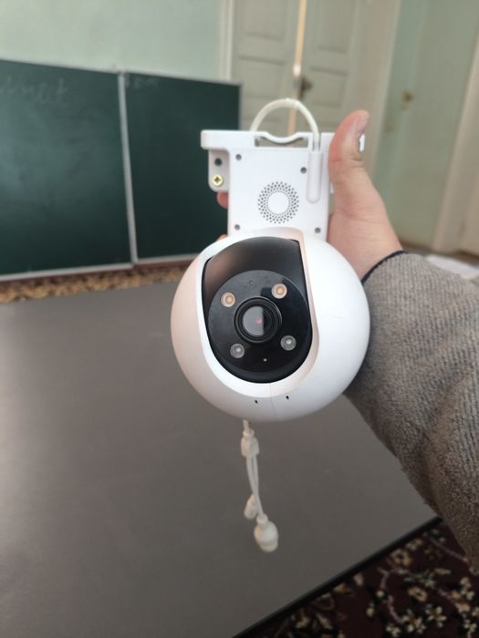 Ezviz H8 Pro 3K+32gb micro sd  bonus