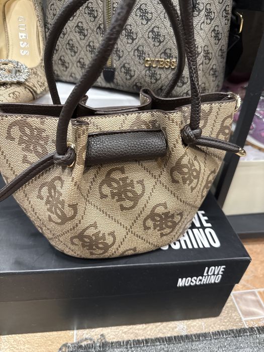 Дамска Чантаичка Guess