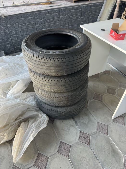 Продам комплект летних шин