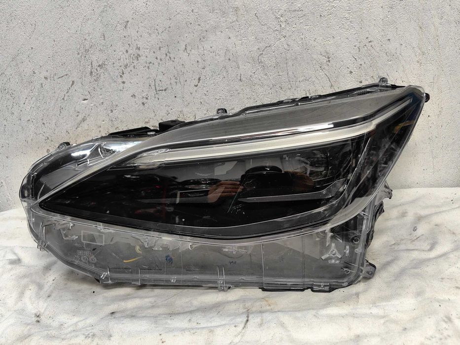 Оригинален  фар Тойота Ярис  Toyota Yaris Cross Full Led  2022