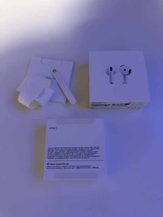 Vand AirPods 4 - ca noi, utilizate putin