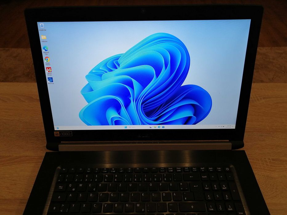 Acer Aspire , 17'' Fhd , i5 8250U , 8 Gb ram , 128 Gb ssd m2