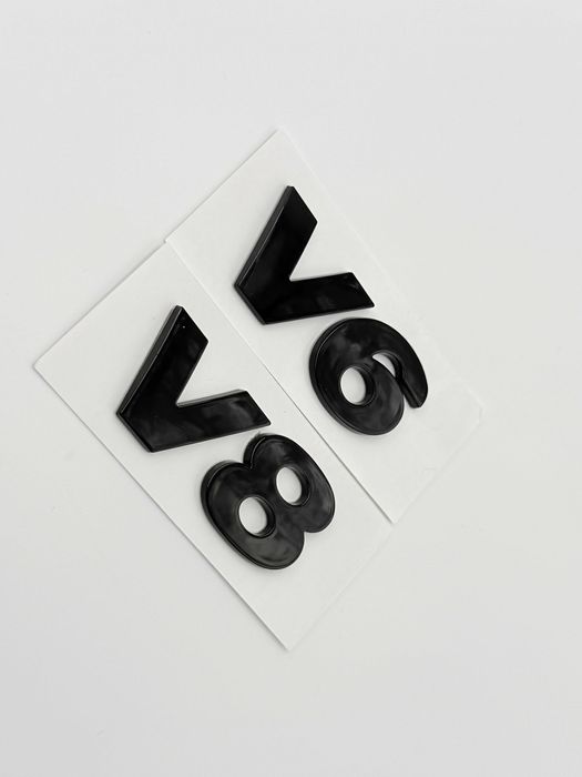 Emblema VW V6/V8 negru