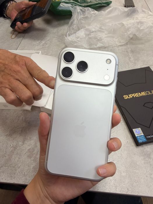 Iphone 17 Pro Max 99%