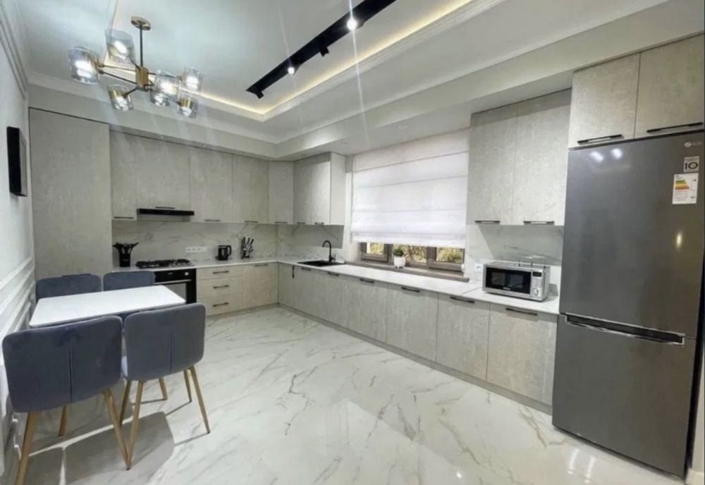 ЦУМ-Сдается ф новая 2-х комнатная квартира в престижном районе