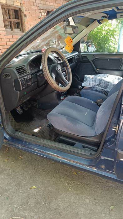 Легковая машина Opel