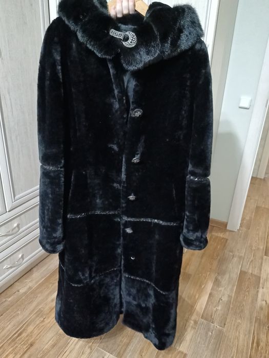Продам шубу мутон очень тёплая