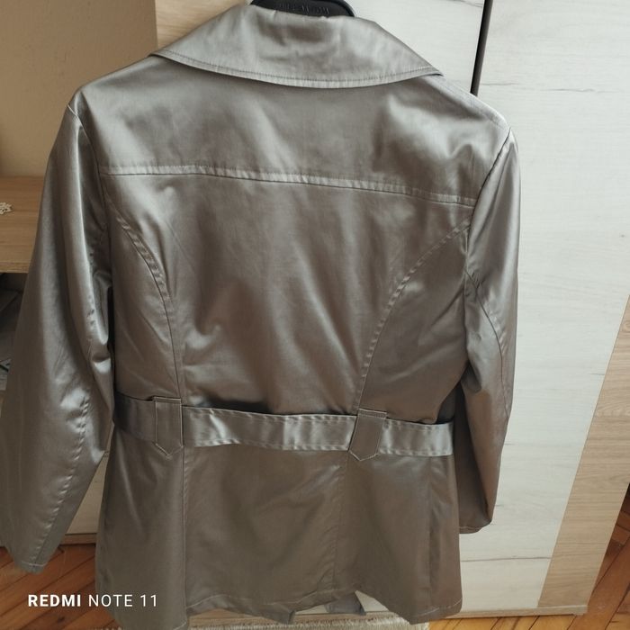 Тънко сако ,подходящо за сезона