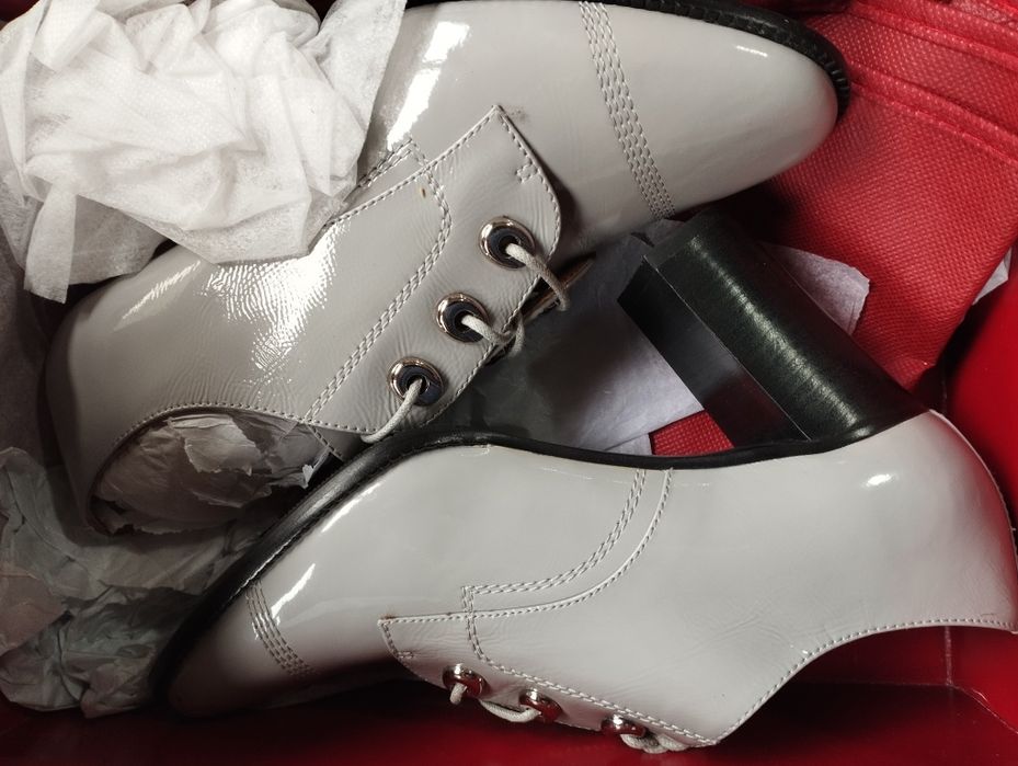 Продам женскую обувь