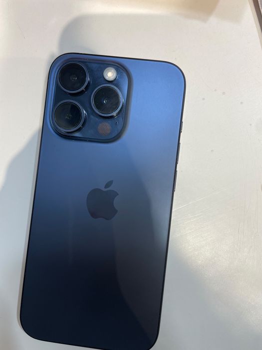 Продам iphone 15 pro 256gb